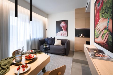 Kitchen or kitchenette, Living room, Seating area