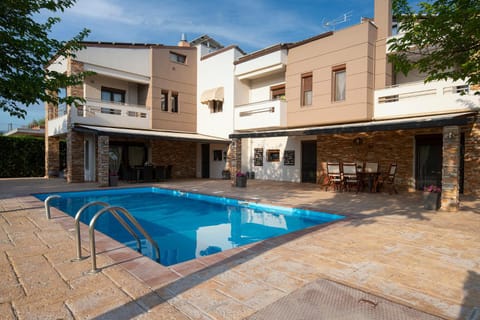 Flow Garden Pool Villa, Gerakini Halkidiki Villa in Halkidiki