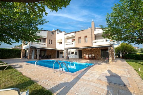 Flow Garden Pool Villa, Gerakini Halkidiki Villa in Halkidiki