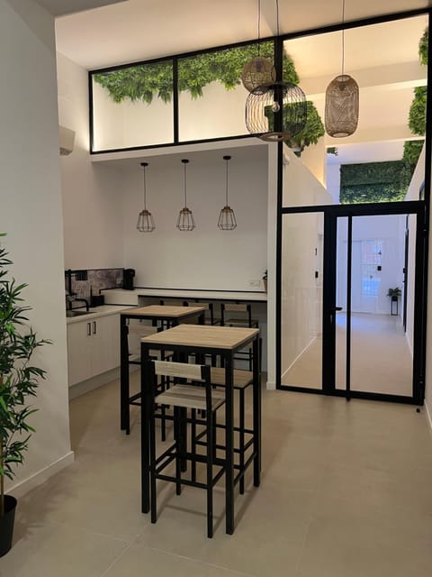 Kitchen or kitchenette, Kitchen or kitchenette, Dining area