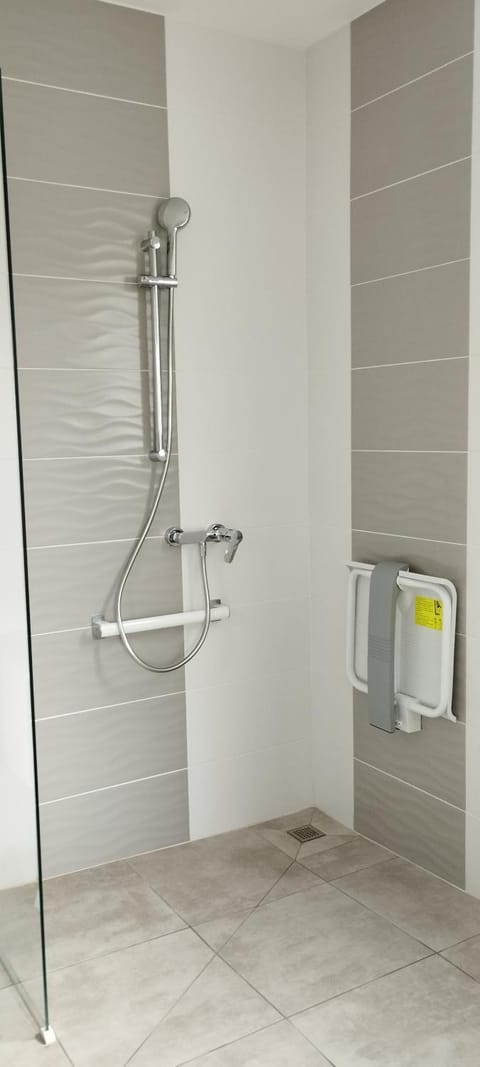 Toilet, Property building, Night, Bathroom, Hiking, Hiking, Cycling, Seasons