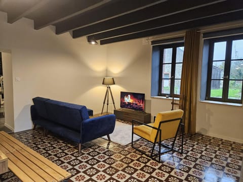 Communal lounge/ TV room, TV and multimedia, Seating area, Evening entertainment