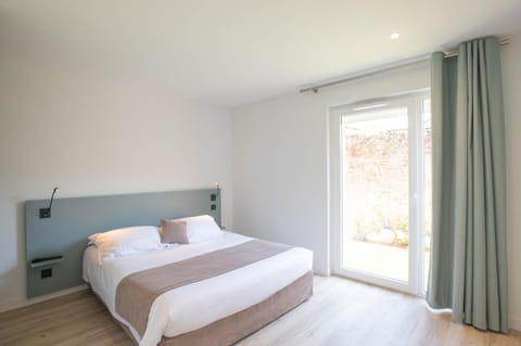 LOGIS LES CEPAGES / RESTAURANT LE RAISIN Apartment in Bourgogne-Franche-Comté