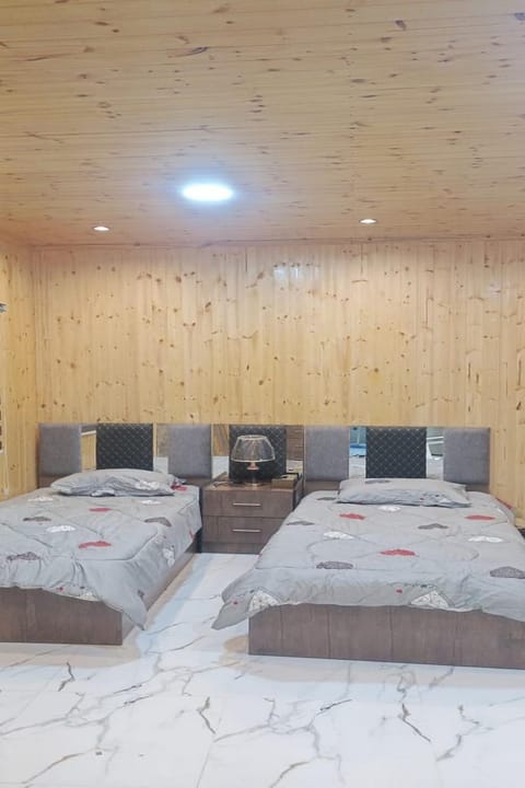 Bed, Living room, Photo of the whole room, Seating area, Bedroom
