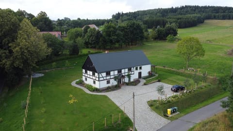 Property building, Day, Neighbourhood, Natural landscape, Bird's eye view, Mountain view, Parking