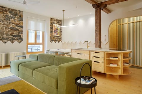 Bird's eye view, Living room