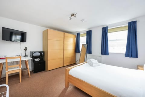 Bed, Bedroom, towels, wardrobe
