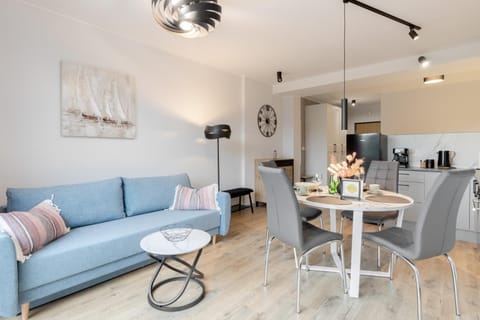 Kitchen or kitchenette, Seating area