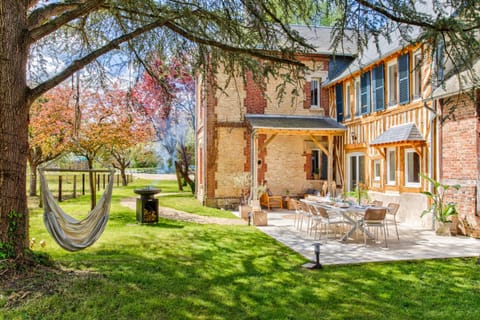 Property building, Patio, Garden, Garden view