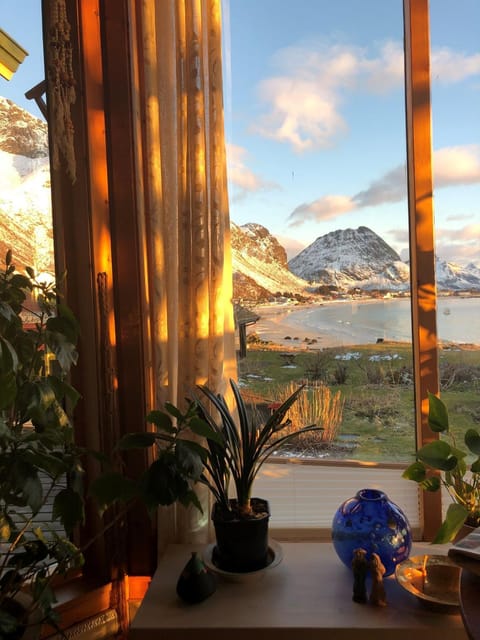 View (from property/room), Mountain view, Sea view