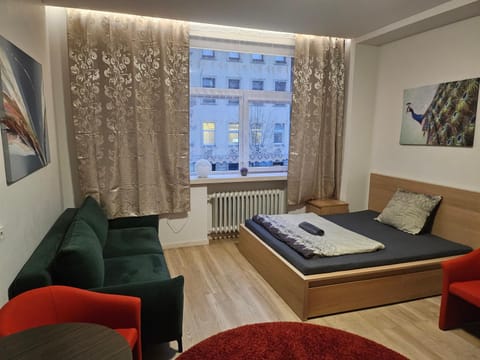 Bed, Living room, Photo of the whole room, Seating area, Bedroom