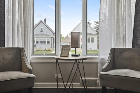 Charming Retreat in the Heart of Des Plaines residence House in Des Plaines