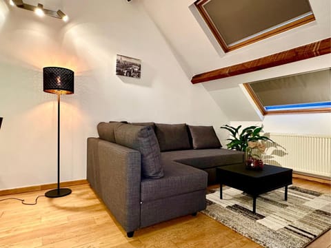 TV and multimedia, Seating area