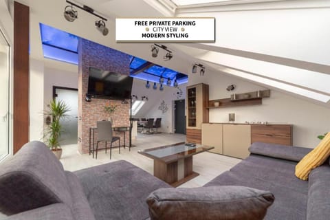 TV and multimedia, Living room, Decorative detail, Seating area