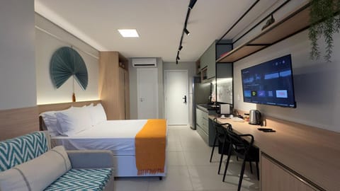 Bedroom, City view, City view, Sea view, Sea view, Street view, Swimming pool
