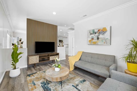 Stylist Home In Convenient Location! House in Rosemead