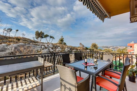 BBQ facilities, Garden, Balcony/Terrace, Balcony/Terrace, Seating area, Garden view, Mountain view, Sea view