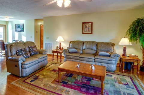 Byrdstown Apartment Less Than 4 Mi to Dale Hollow Lake! Apartment in Tennessee