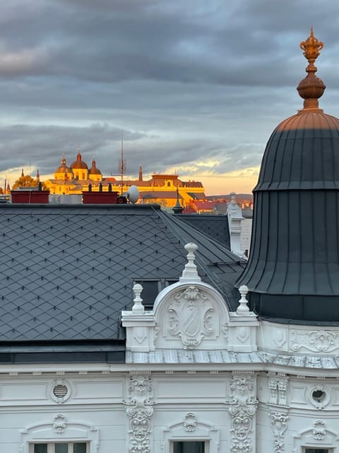 View (from property/room), City view, Landmark view