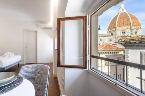Bed, View (from property/room), Balcony/Terrace, Living room, Photo of the whole room, Seating area, Dining area, Bedroom