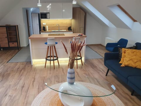 Day, Kitchen or kitchenette, Living room, Seating area, Dining area