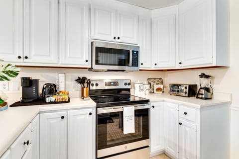 Spacious Madison Vacation Rental with Backyard! House in Huntsville