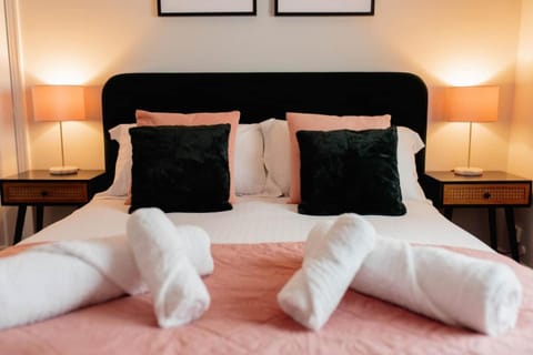 Bowling Terrace Above Rubies Dog Friendly, Walks House in Skipton