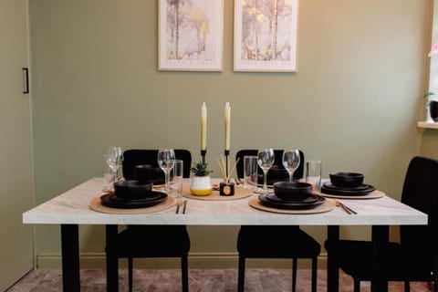 Bowling Terrace Above Rubies Dog Friendly, Walks House in Skipton