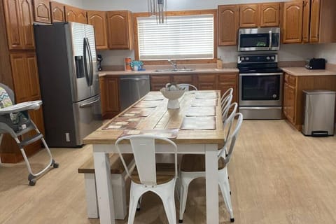 Wears Valley Farmhouse with lovely views, hot tub and fire pit House in Sevier County