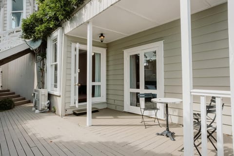 View 14 Villa in Auckland