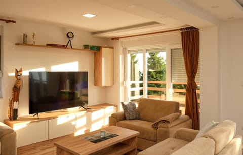 TV and multimedia, Living room, Seating area