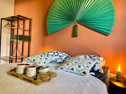 Bed, Photo of the whole room, Bedroom
