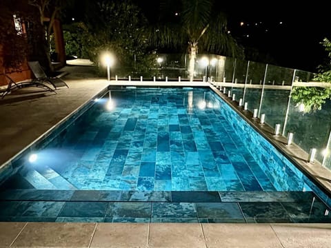 Villa contemporaine 8/9 pers avec piscine & clim proche plages - 4 étoiles - FR-1-768-43 Villa in Sainte-Maxime