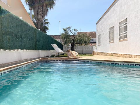 Garden, Garden view, Swimming pool, sunbed