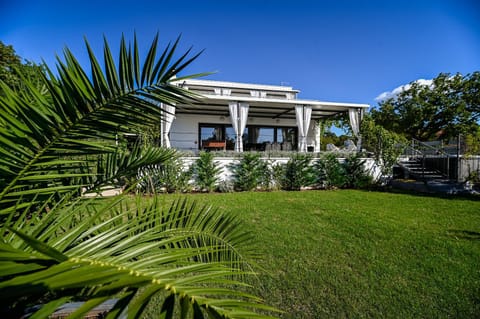 Property building, Garden, Garden view