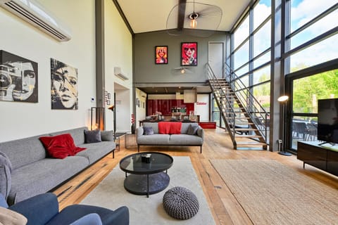 TV and multimedia, Living room, Seating area