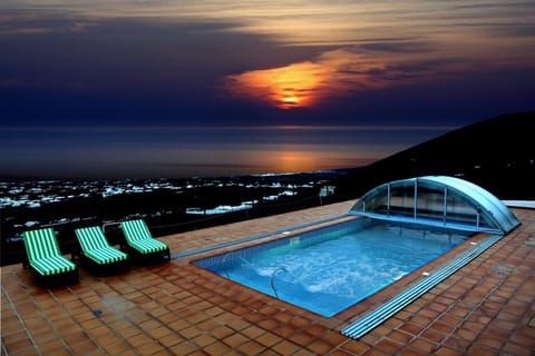 Night, Mountain view, Pool view, Sea view, Area and facilities, Swimming pool, Sunset, Open Air Bath, sunbed
