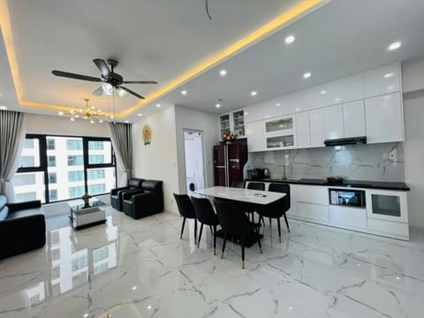 Kitchen or kitchenette, Living room, Seating area, Dining area, dishwasher, minibar, oven, pet friendly, stove