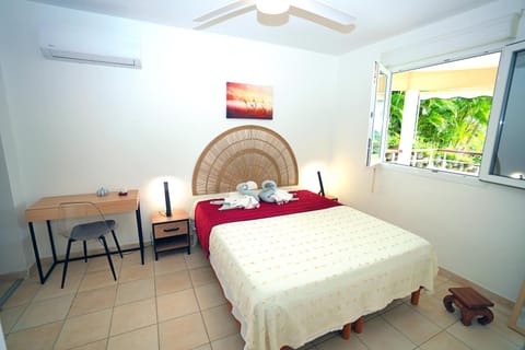 Bed, Photo of the whole room, Bedroom, air conditioner