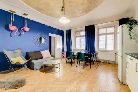 Kitchen or kitchenette, Living room, Photo of the whole room, Seating area, Dining area