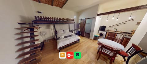 Bed, Photo of the whole room, Seating area, Dining area, Bedroom