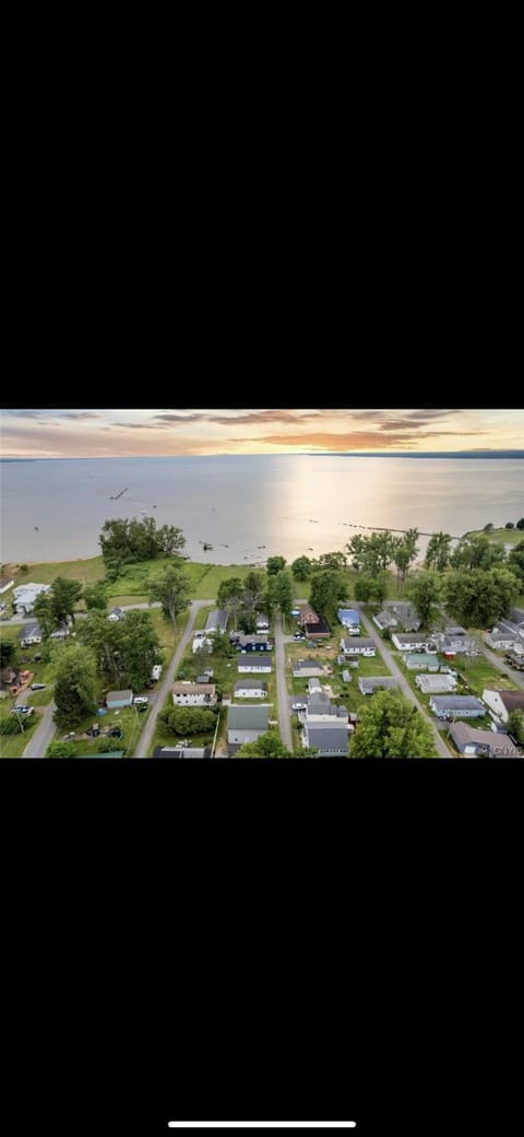 Verona Beach House House in Verona Beach