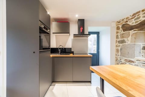 Manoir de Kervegan : Le Logis du P’tit Levant Bed and Breakfast in Lannion