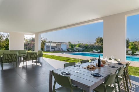 Patio, View (from property/room), Dining area, Pool view