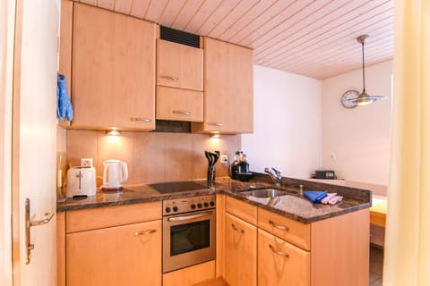 Coffee/tea facilities, Kitchen or kitchenette, pet friendly, stove, toaster, kitchen