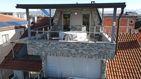 View (from property/room), Balcony/Terrace, Family
