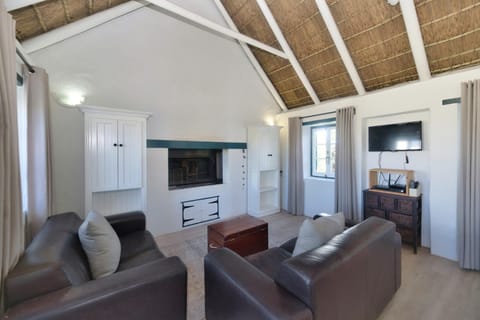 Le Petit Cottage in Langezandt Struisbaai House in Western Cape
