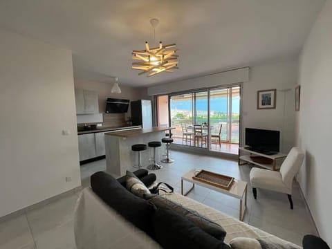 Très bel appartement centre-ville pour 4 personnes Apartment in La Londe-les-Maures