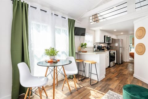 TV and multimedia, Kitchen or kitchenette, Living room, Seating area, Dining area, minibar, pet friendly