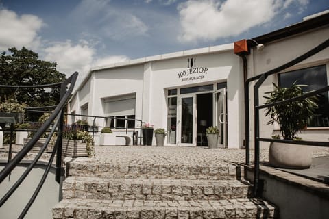 Facade/entrance, Property logo or sign, BBQ facilities, Balcony/Terrace